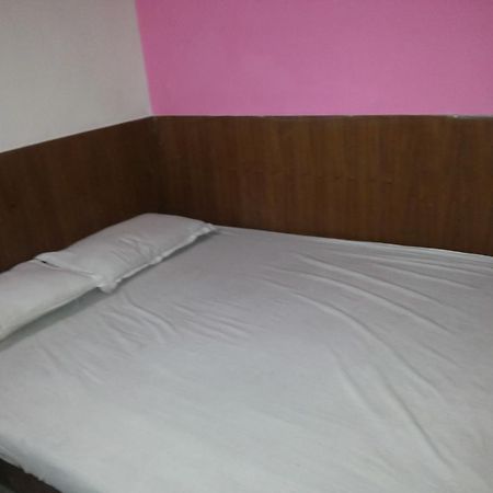 Mahesh Guest House Neu-Delhi Zimmer foto